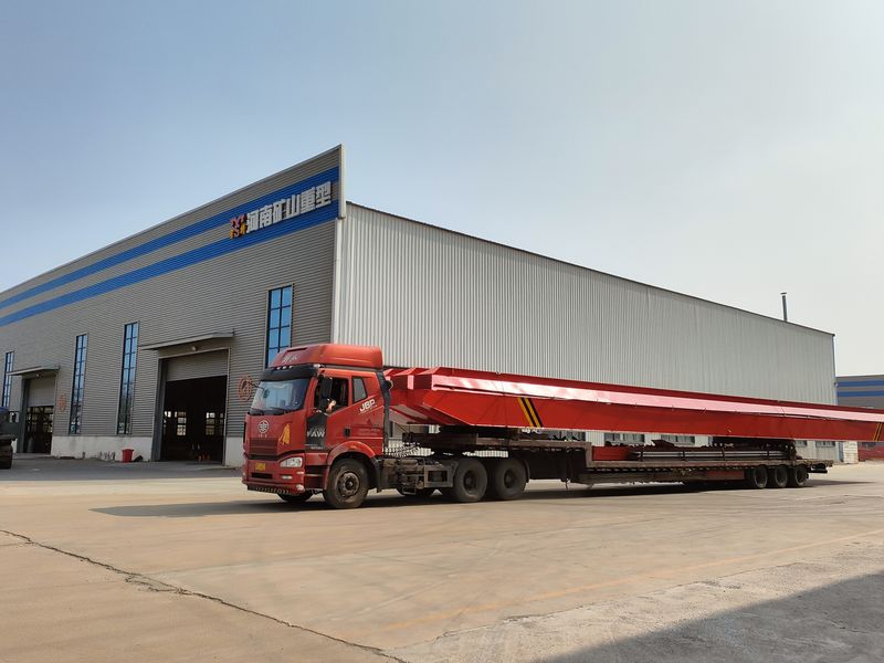 4臺(tái)電動(dòng)單梁起重機(jī)，LD10t-26.53m，發(fā)往浙江交付客戶(hù)使用。