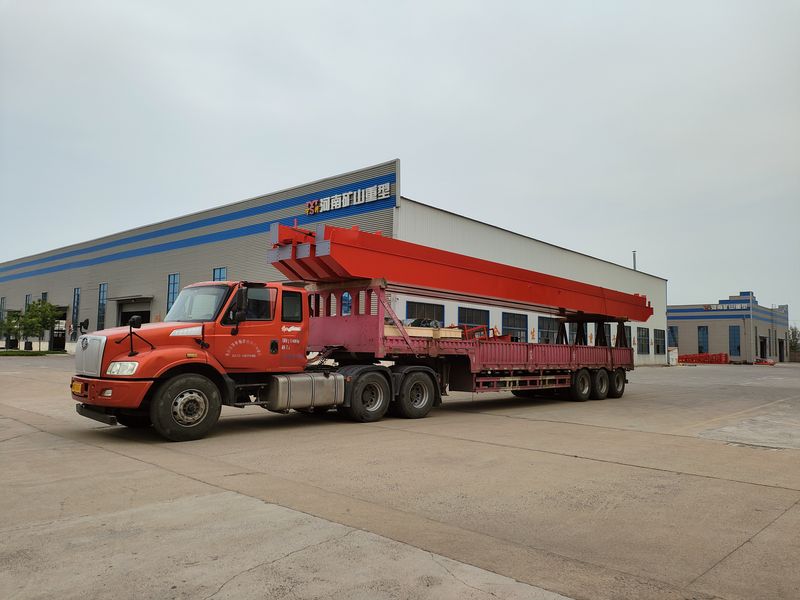 電動(dòng)葫蘆橋式起重機(jī) 3臺(tái) LH5t-17m 制作完成，發(fā)往河南漯河交付客戶使用。
